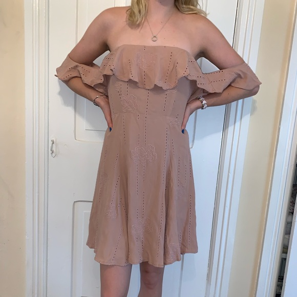 ASTR The Label Sabina Dress In Mauve- NWT! - Picture 3 of 16